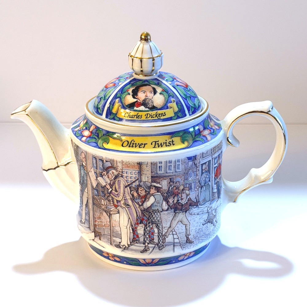 Sadler Teapot Charles Dickens Oliver Twist Gold Trim Literary Vintage